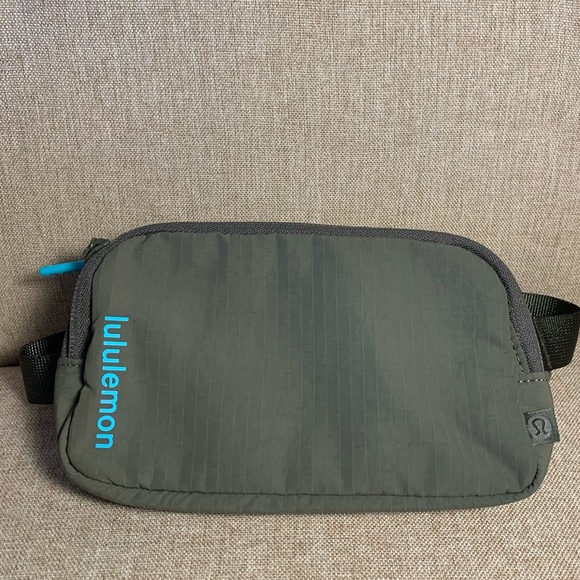 LULULEMON Carob Brown Mini Belt Bag NWT - Picture 3 of 15